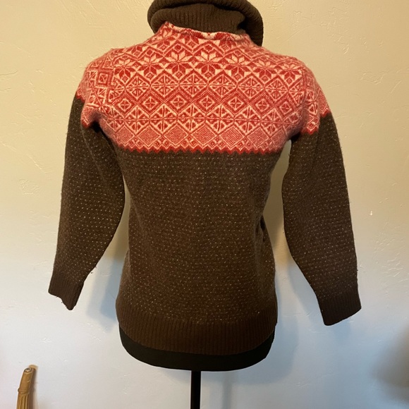 Men’s Izod Lacoste Classic Cashmere Sweater in size S - Picture 2 of 2